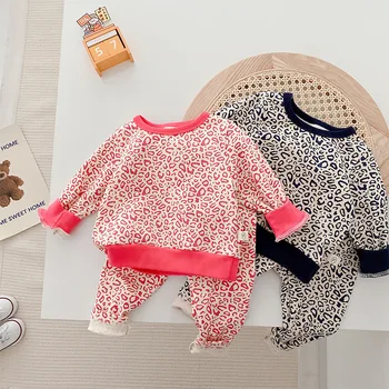 Пролетни детски съоръжения с Леопардовым принтом за малки момичета, модерни ежедневни памучни пижами, комплекти от 2 теми