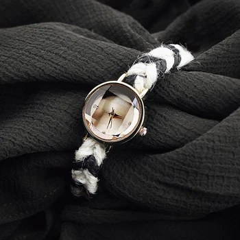 2022 Дами подарък на жената Леопард 3D Гривна Enmex обикновен камък гривна часовник Стереоскопичен стъкло грейс кварцов модерен ръчен часовник