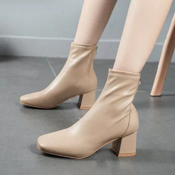 Есен 2021 г., женски ботуши на дебелите обувки с квадратни пръсти, плюс кадифе, корейски Модни дамски обувки на висок ток, Zapatos De Mujer